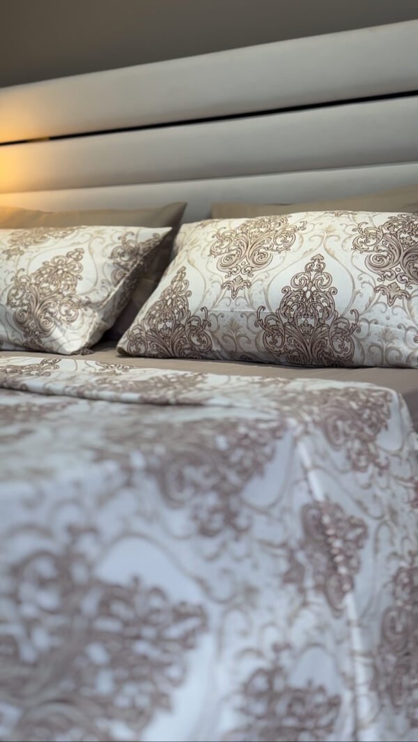 Parure de Lit 6 Pièces – Raffinement Baroque Neutre Beige