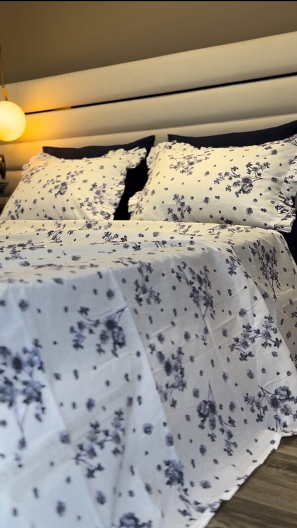 IMG_7574 Parure De Lit Taies à Volant – Douceur Florale Bleu