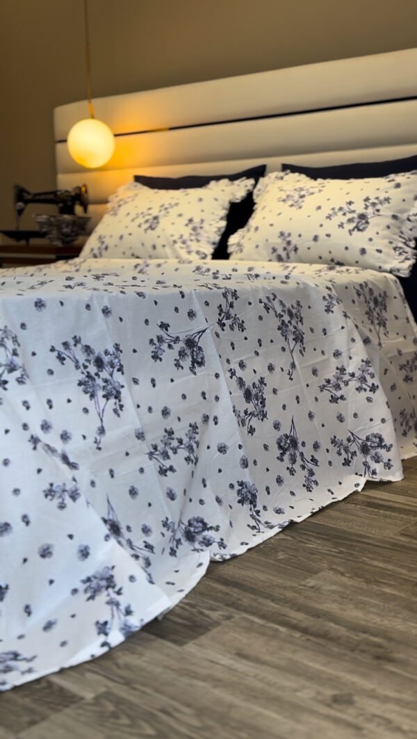 IMG_7575 Parure De Lit Taies à Volant – Douceur Florale Bleu