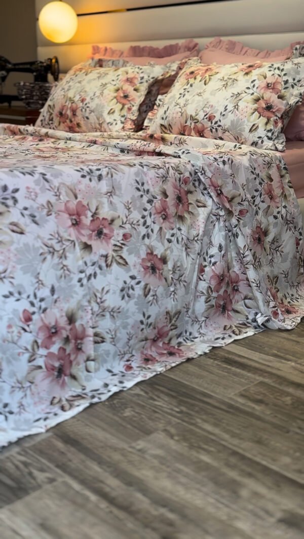 IMG_7620 Parure De Lit Taies à Volant – Jardin Romantique Fleuri