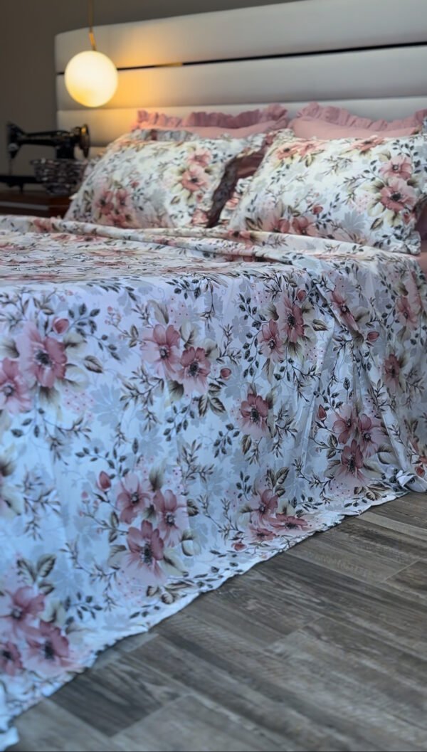 IMG_7632 Parure De Lit Taies à Volant – Jardin Romantique Fleuri