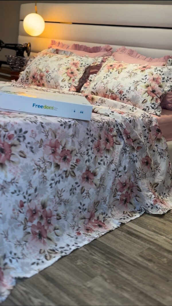 IMG_7640 Parure De Lit Taies à Volant – Jardin Romantique Fleuri