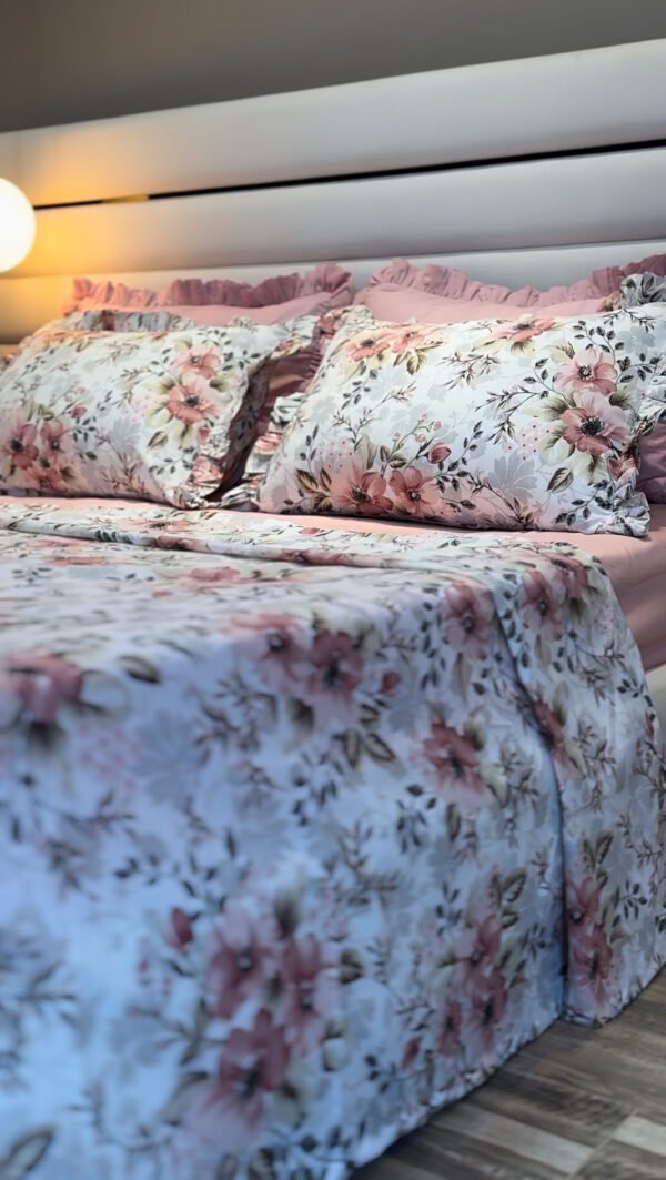 IMG_7652 Parure De Lit Taies à Volant – Jardin Romantique Fleuri