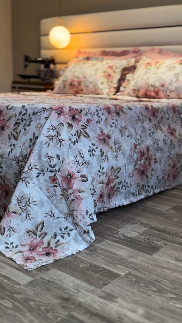 IMG_7655 Parure De Lit Taies à Volant – Jardin Romantique Fleuri