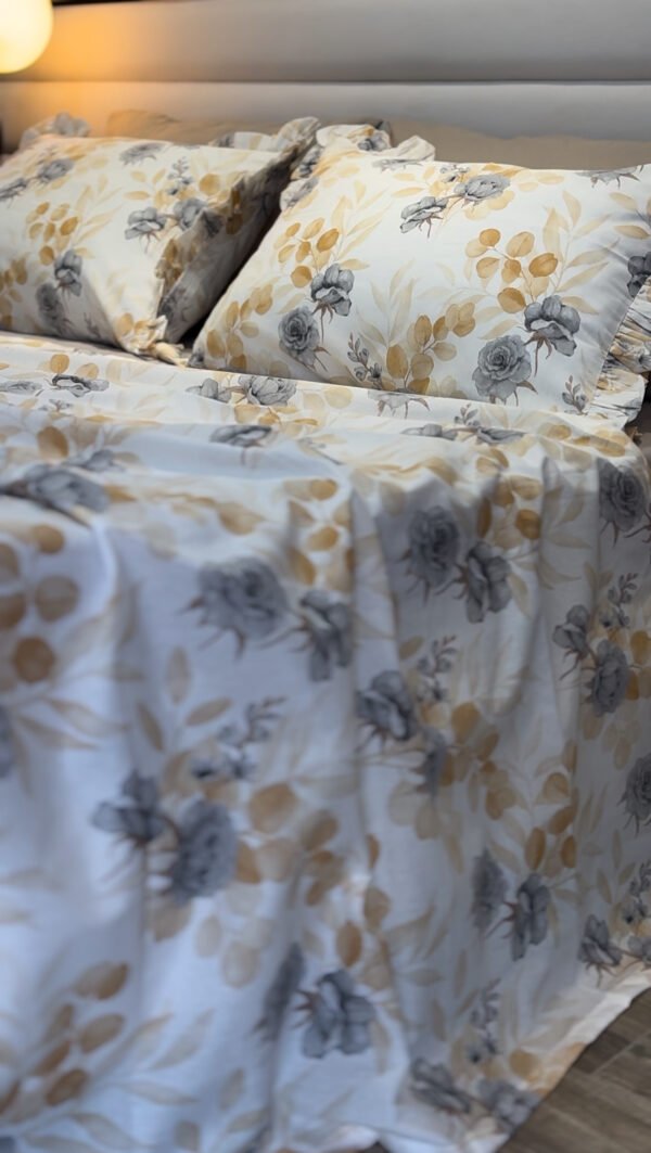 Parure De Lit Taies à Volant – Harmonie Florale Neutre