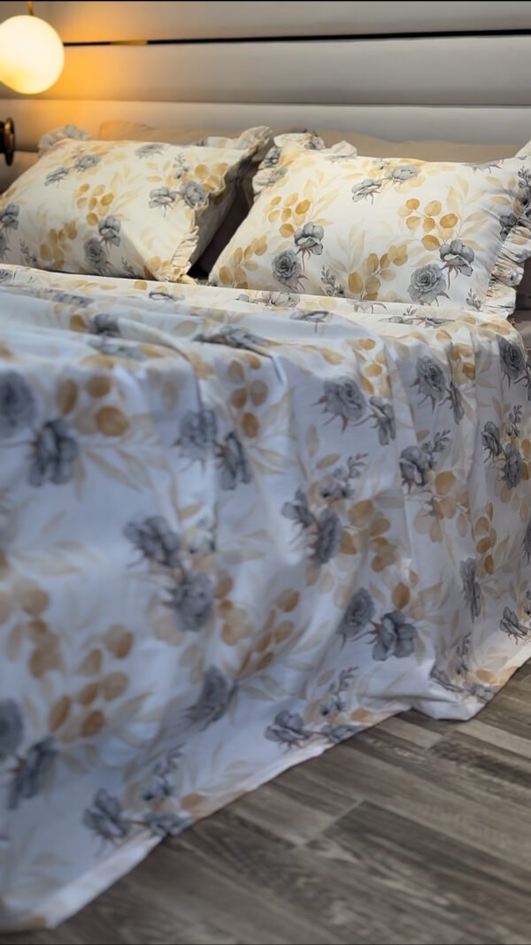 Parure De Lit Taies à Volant – Harmonie Florale Neutre