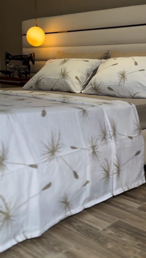 Parure de Lit Dandelion – Blanc & Grège Épuré