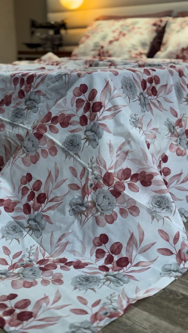 Parure de Lit Élégance Florale – Feuillage Burgundy & Gris