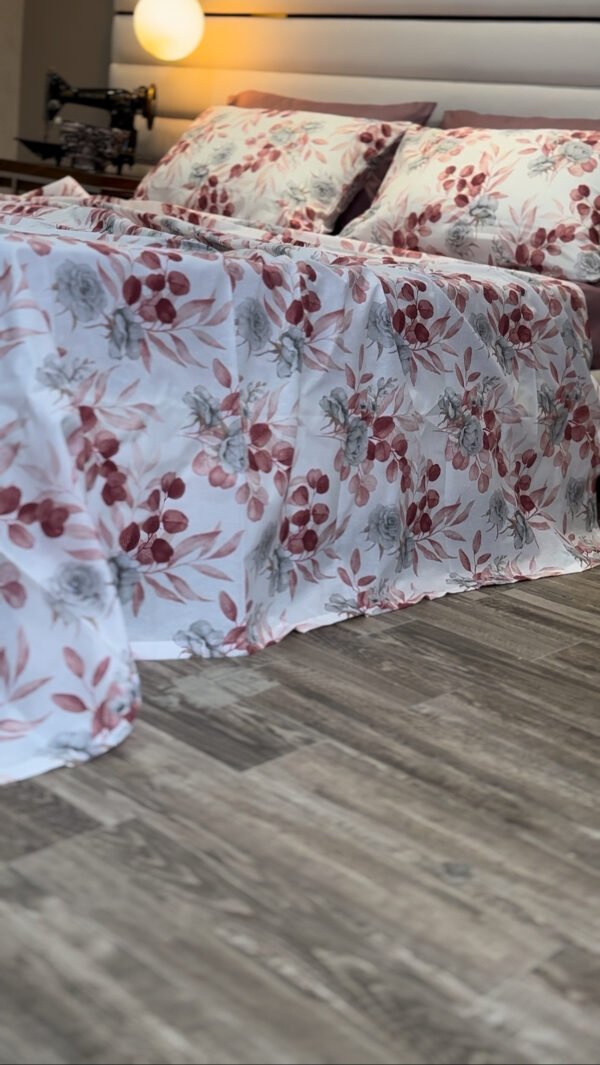 Parure de Lit Élégance Florale – Feuillage Burgundy & Gris