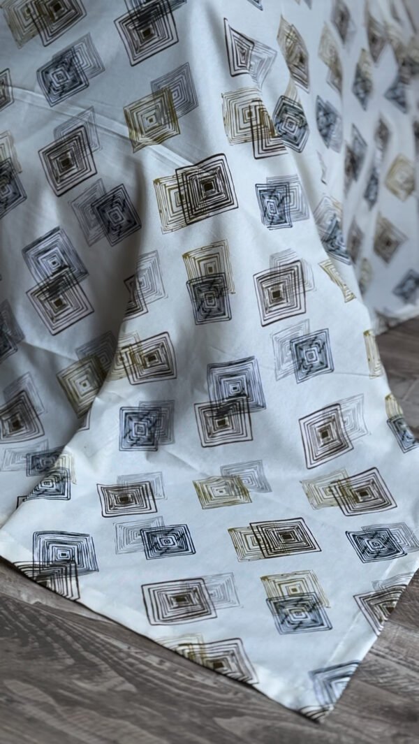 Parure de Lit Géométrie Élégante –  Or & Noir Contemporain