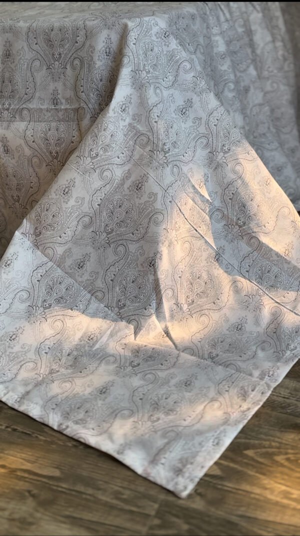 IMG_9104 Parure de Lit Gris Platine – Harmonie Chic et Intemporelle