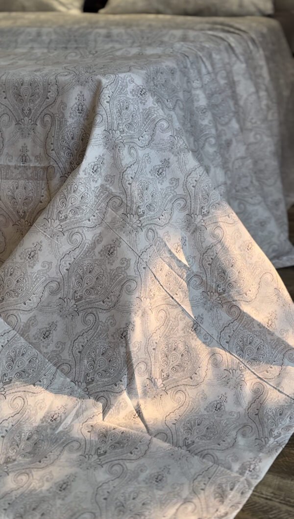 IMG_9105 Parure de Lit Gris Platine – Harmonie Chic et Intemporelle