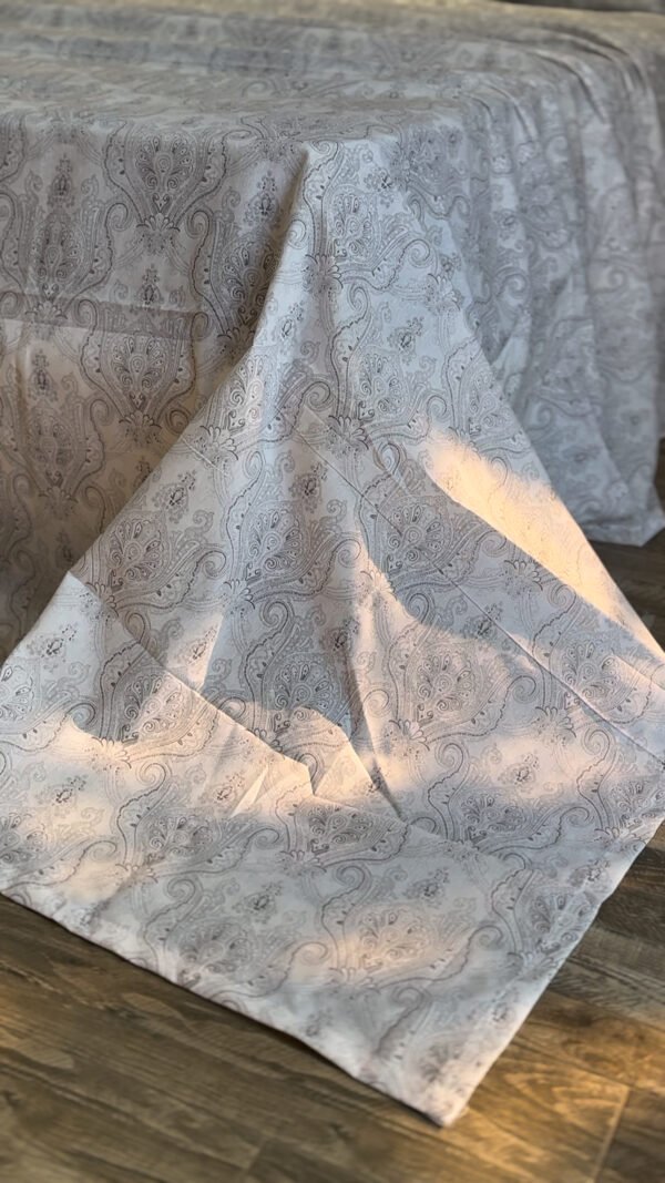 IMG_9108 Parure de Lit Gris Platine – Harmonie Chic et Intemporelle