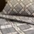 Parure de Lit Élégance Moderne – Gris Clair & Blanc Carreaux