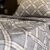 Parure de Lit Élégance Moderne – Gris Clair & Blanc Carreaux