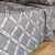 Parure de Lit Élégance Moderne – Gris Clair & Blanc Carreaux