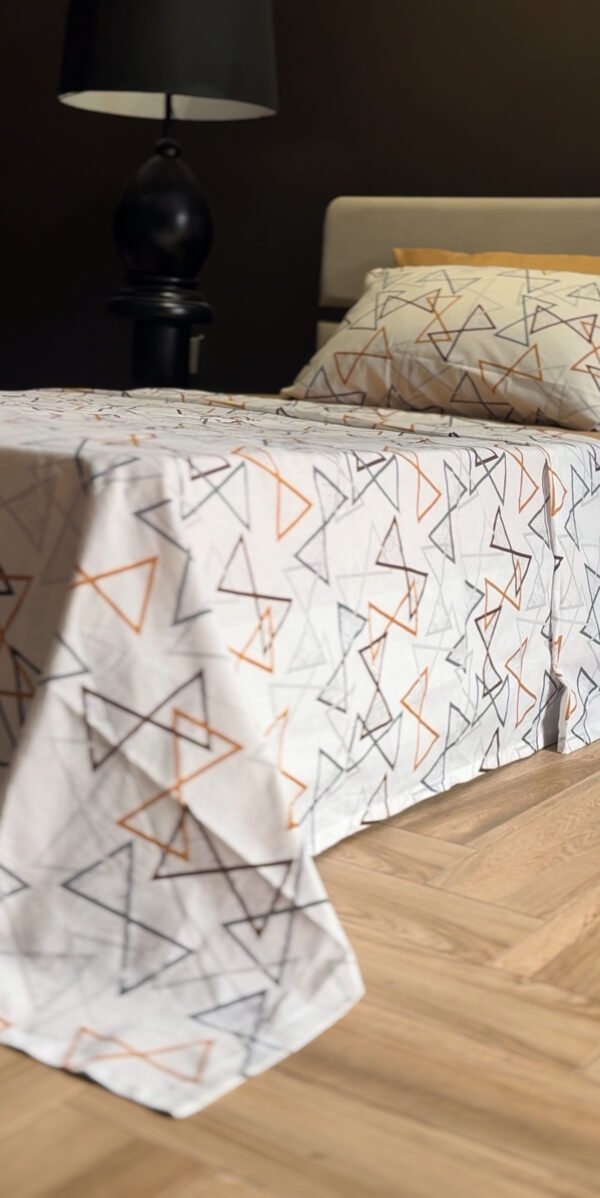 Parure de Lit Géométrie Élégante – Triangles Noir & Brun