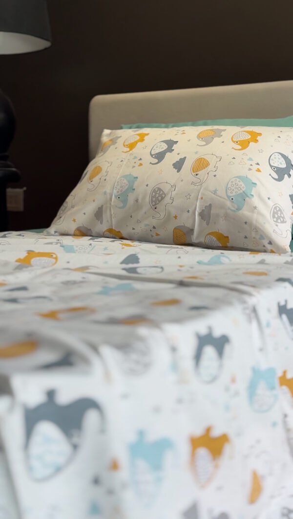 Parure de Lit Éléphants Ludiques – Douceur Turquoise Moderne