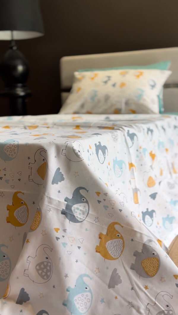 Parure de Lit Éléphants Ludiques – Douceur Turquoise Moderne
