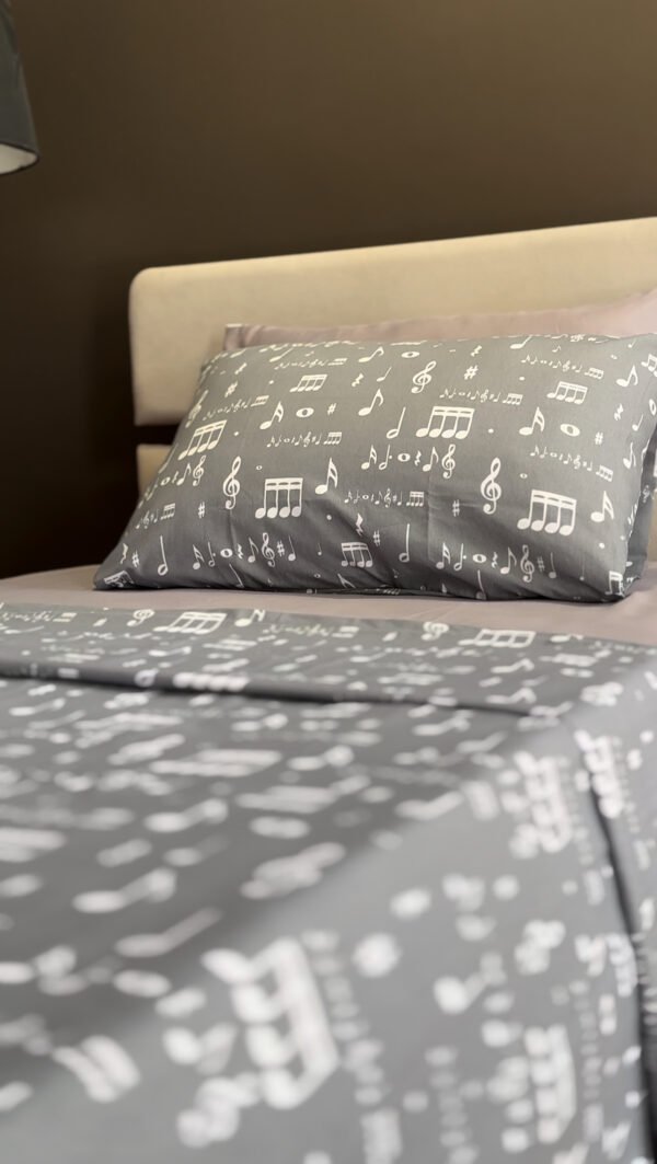 Parure de Lit Mélodie Nocturne – Notes & Harmonie Gris