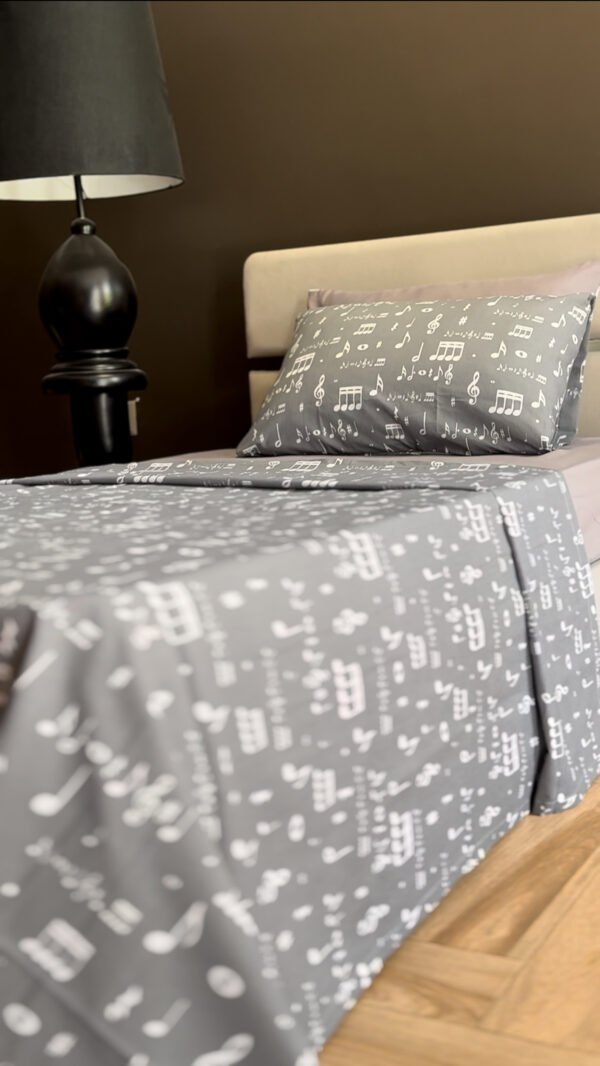 Parure de Lit Mélodie Nocturne – Notes & Harmonie Gris