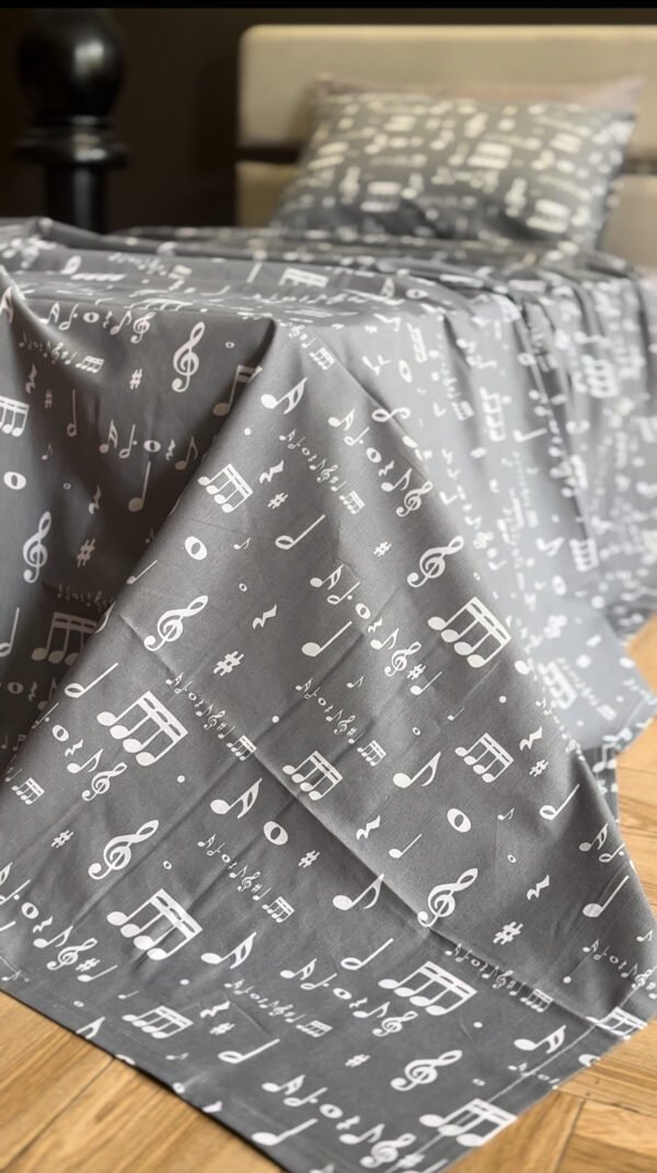Parure de Lit Mélodie Nocturne – Notes & Harmonie Gris