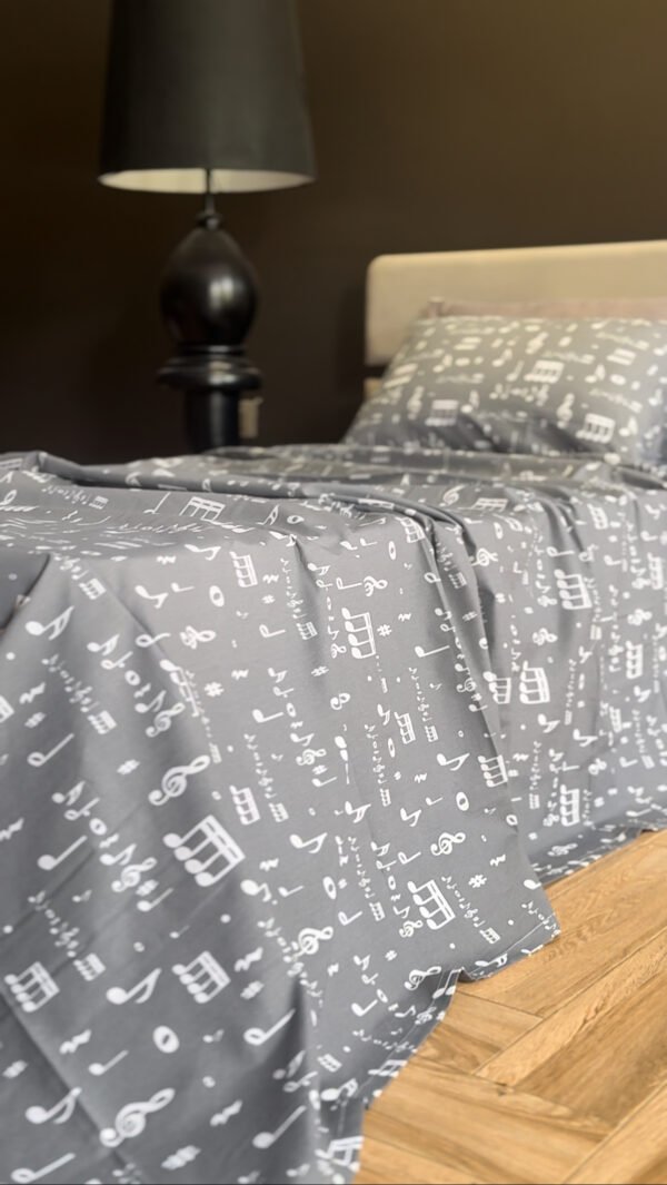 Parure de Lit Mélodie Nocturne – Notes & Harmonie Gris