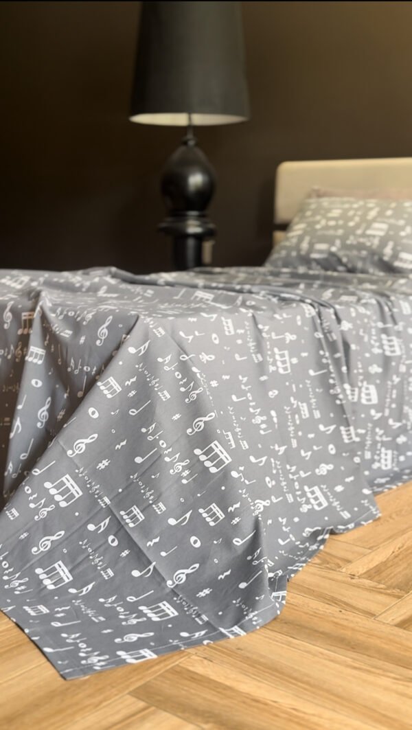 Parure de Lit Mélodie Nocturne – Notes & Harmonie Gris
