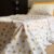 Parure de Lit Papillons d’Or – Élégance Naturelle