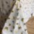 Parure de Lit Papillons d’Or – Élégance Naturelle