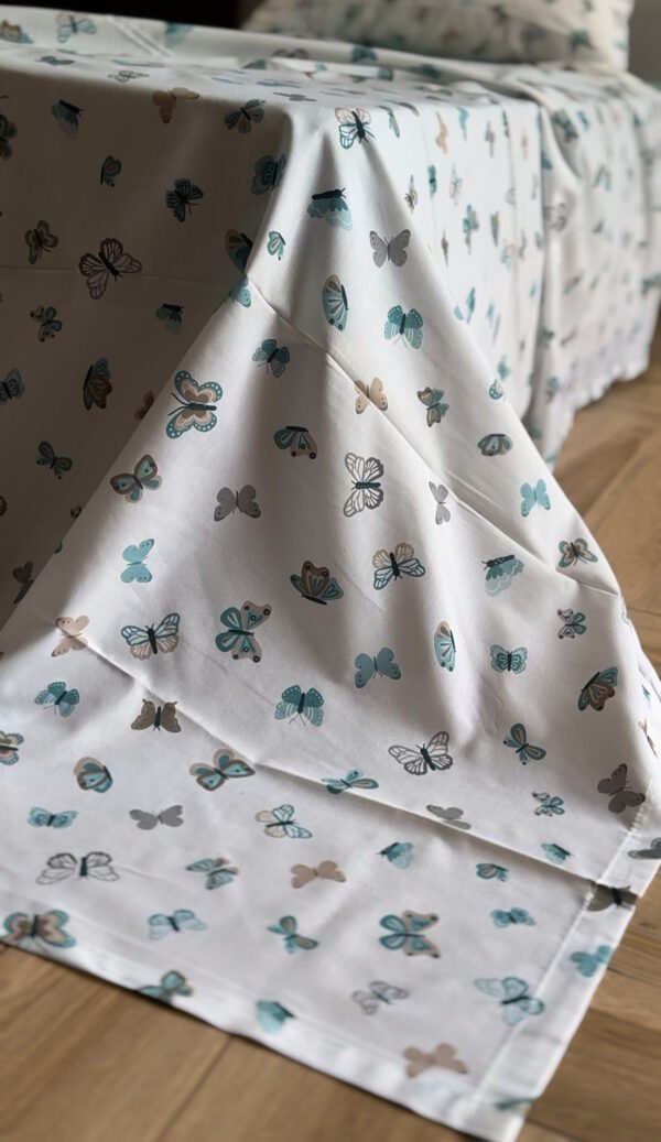 Parure de Lit Papillons – Élégance Aérienne Gris & Bleu
