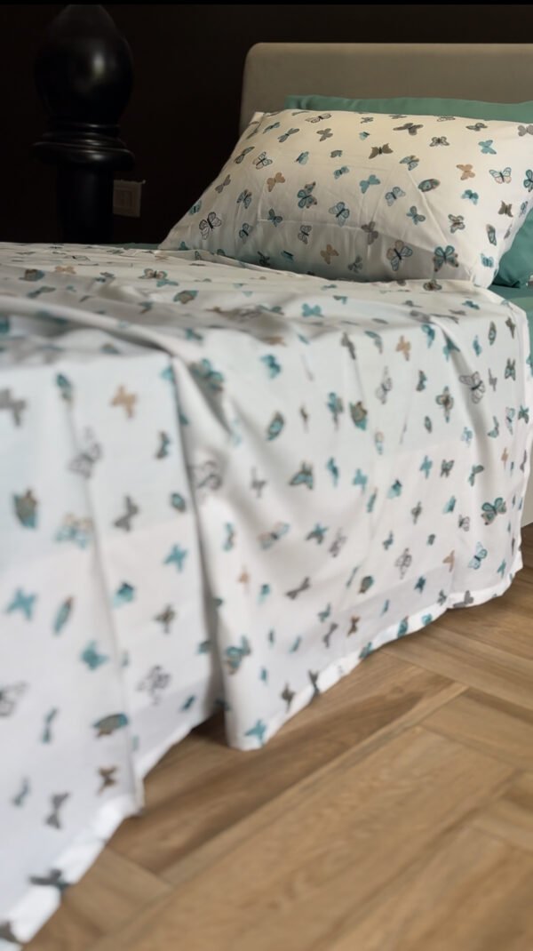 Parure de Lit Papillons – Élégance Aérienne Gris & Bleu