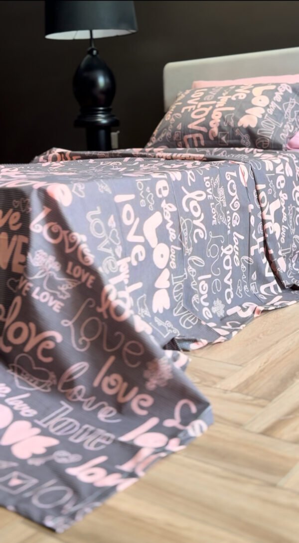 Parure de Lit Love Story – Gris Rosé Romantique