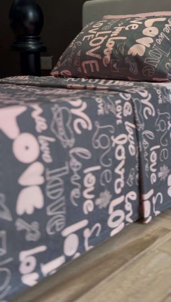 Parure de Lit Love Story – Gris Rosé Romantique