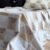 Parure de Lit Ondes Minérales – Beige Sable & Brun Taupe