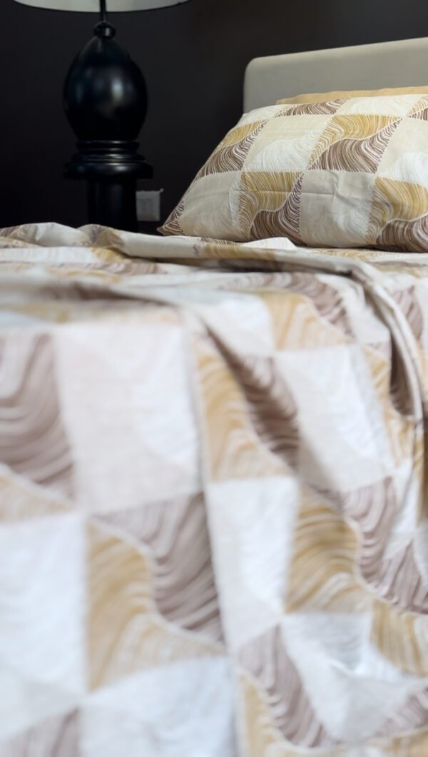 Parure de Lit Ondes Minérales – Beige Sable & Brun Taupe