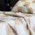 Parure de Lit Ondes Minérales – Beige Sable & Brun Taupe