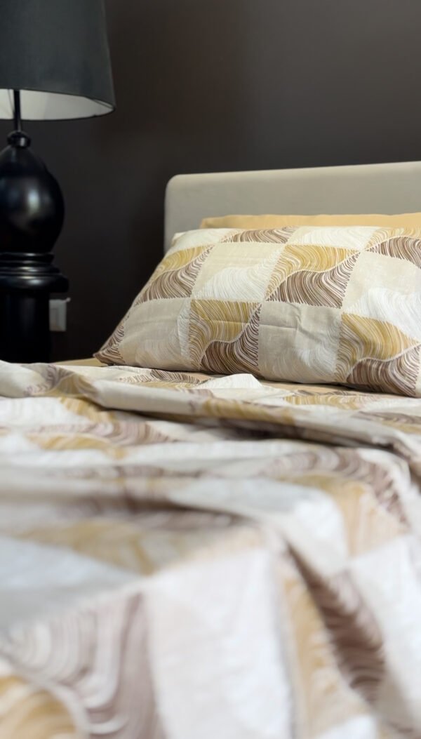 Parure de Lit Ondes Minérales – Beige Sable & Brun Taupe