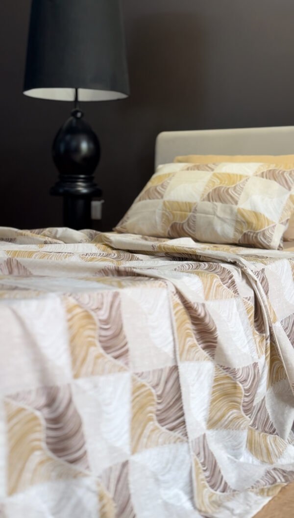 Parure de Lit Ondes Minérales – Beige Sable & Brun Taupe