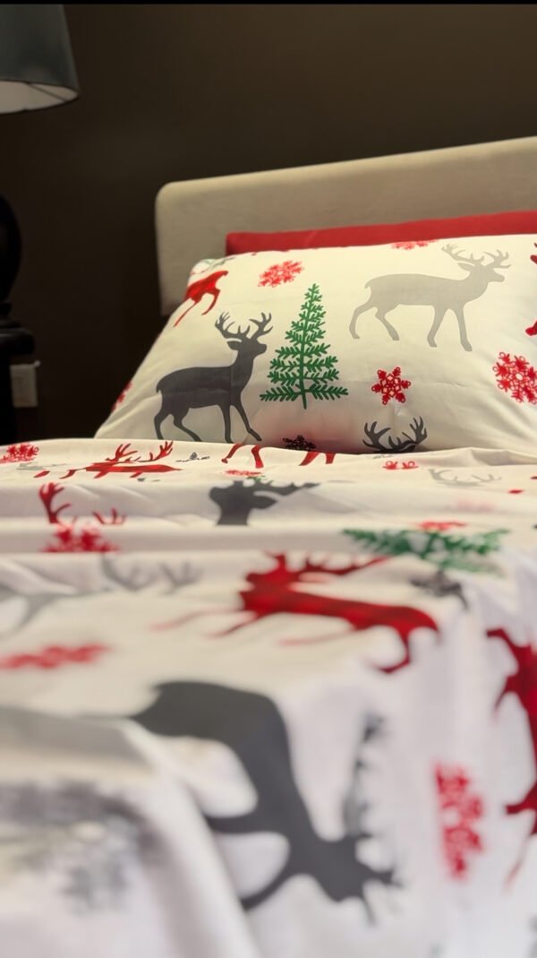 Parure de Lit Cerf Boréal –  Sapins d’Hiver