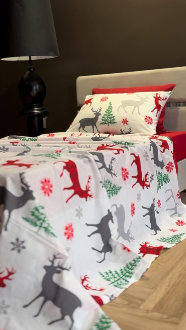Parure de Lit Cerf Boréal –  Sapins d’Hiver