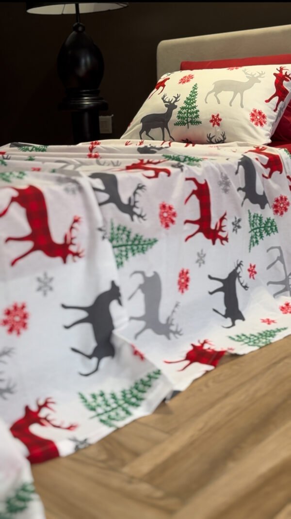 Parure de Lit Cerf Boréal –  Sapins d’Hiver