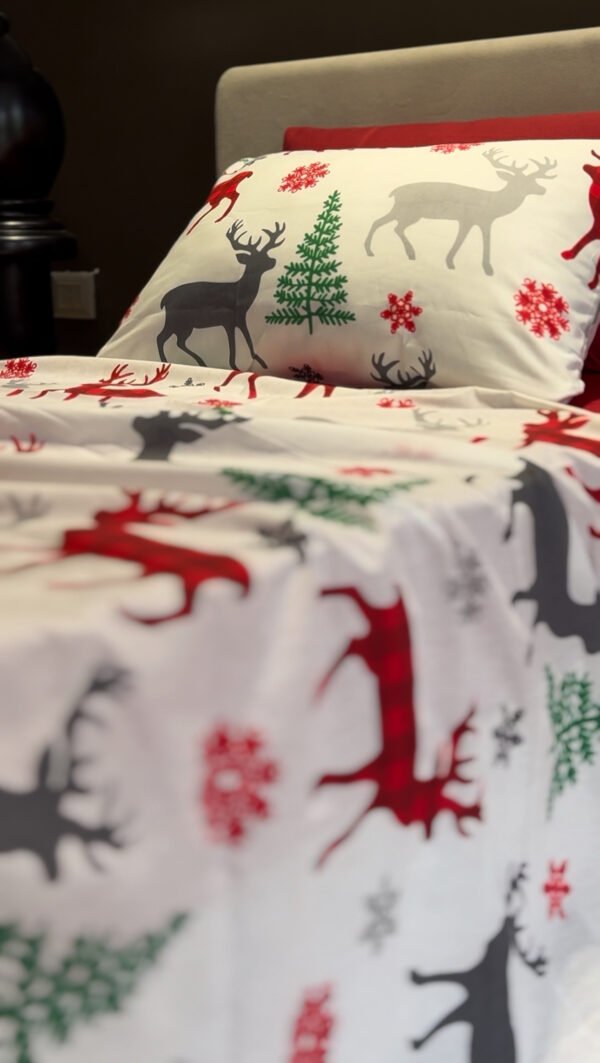 Parure de Lit Cerf Boréal –  Sapins d’Hiver