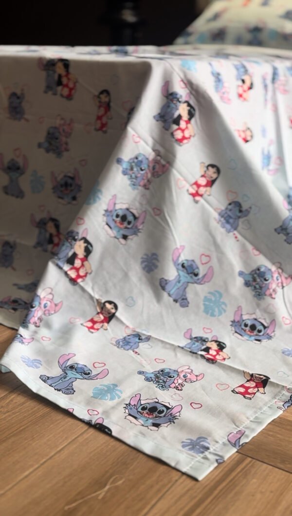 IMG_9017 Parure de Lit Lilo & Stitch – Tendresse Hawaïenne Bleue