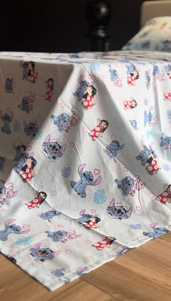 IMG_9018 Parure de Lit Lilo & Stitch – Tendresse Hawaïenne Bleue