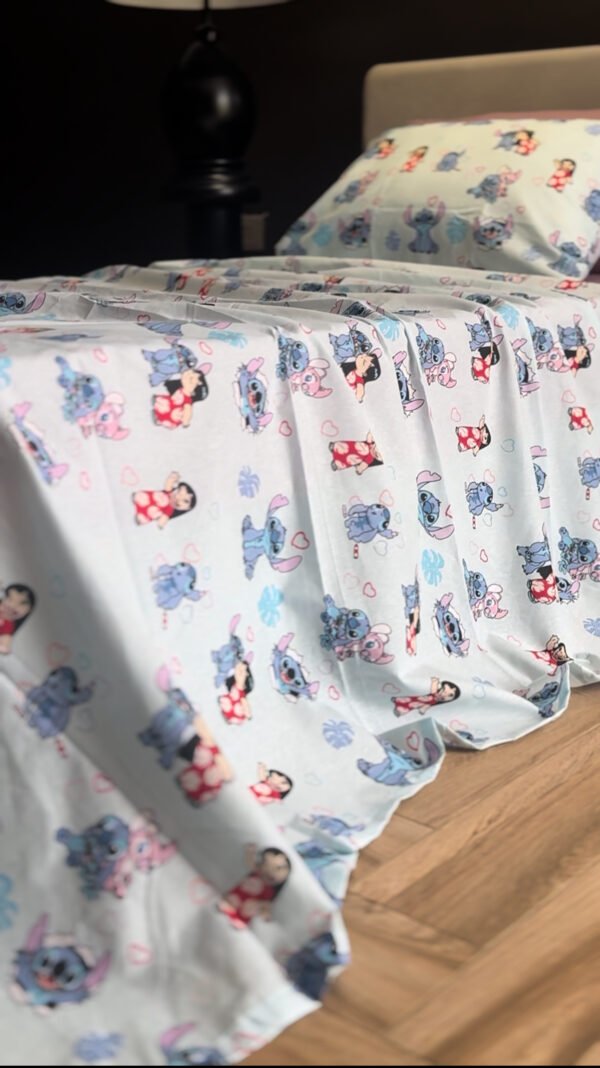 IMG_9020 Parure de Lit Lilo & Stitch – Tendresse Hawaïenne Bleue