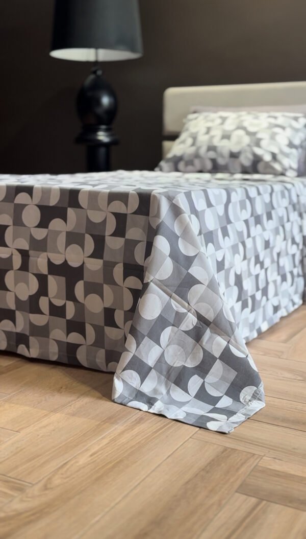 Parure de Lit Géométrie Urbaine – Gris Graphite & Perle