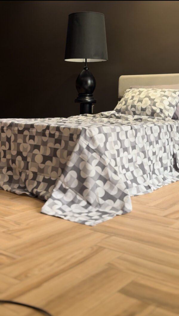 Parure de Lit Géométrie Urbaine – Gris Graphite & Perle