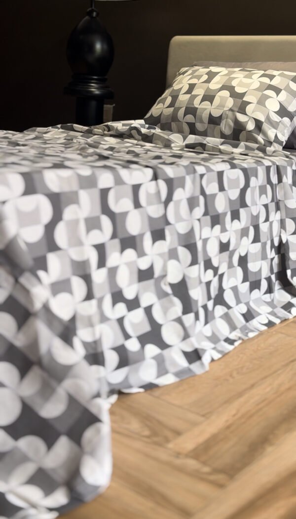 Parure de Lit Géométrie Urbaine – Gris Graphite & Perle