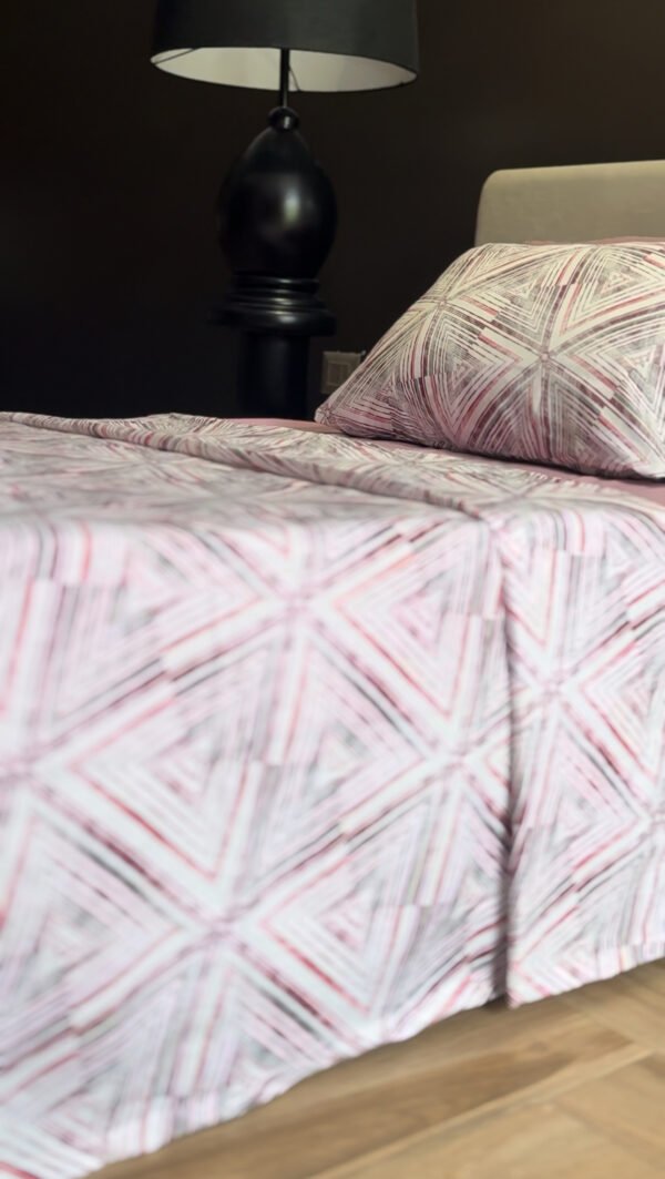 IMG_9212 Parure de Lit Lignes d’Harmonie – Mauve Urbain